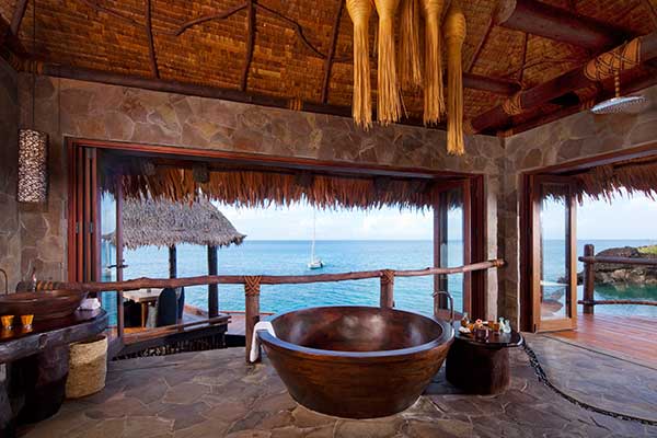 Overwater-Villa---Bathroom-(2)