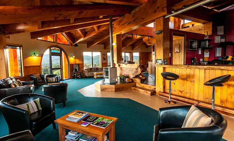 05-Tarkine-Wilderness-Lodge---interior,-Photos-by-Tim-Clark-and-Robert-Garrad-