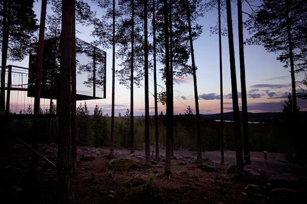 09-Treehotel-Mirrorcube-Photo-Petre-Lundstrom
