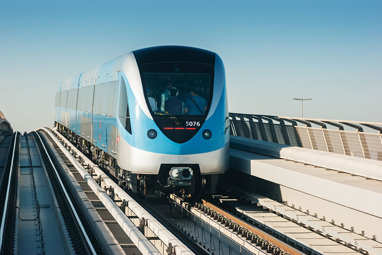mon_shutterstock_190314_driverlesstrain