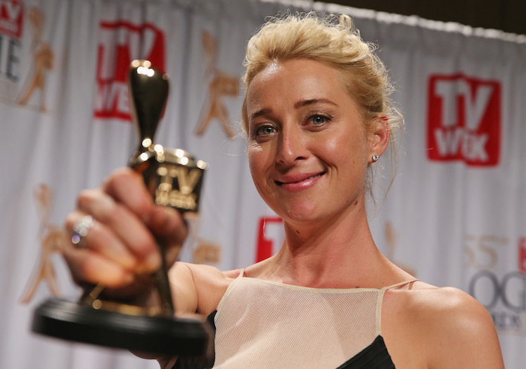 Asher Keddie with her Gold Logie at last year's awards.