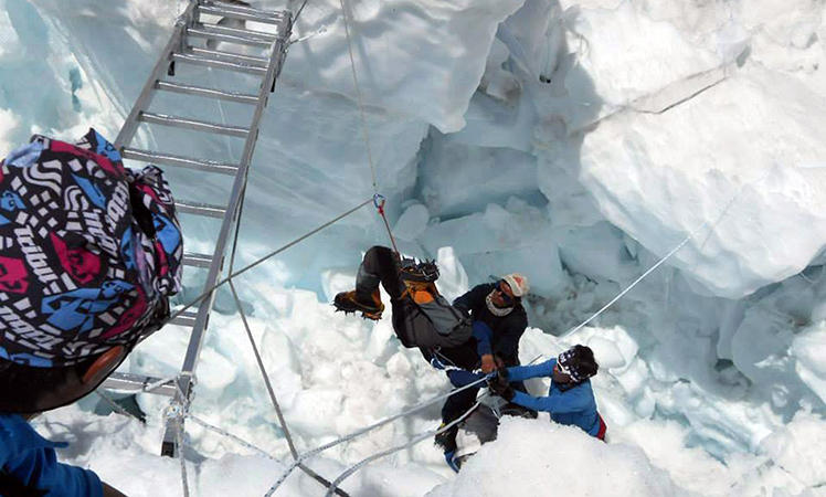 Nepalese rescue team members  after the avalanche. Picture: Getty