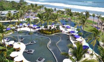 w-hotel-pool