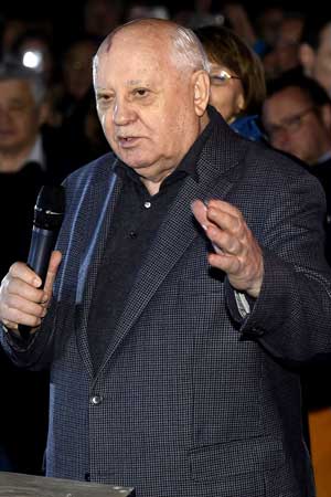 Mikhail Gorbachev speaking in Berlin at Checkpoint Charlie.
