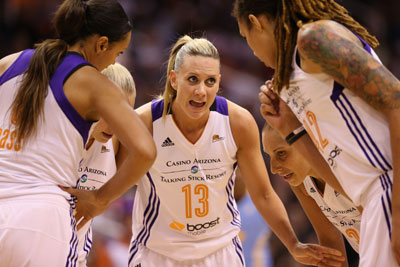 Penny Taylor gees up her Phoenix Mercury teammates in the WNBA finals. Photo: Getty