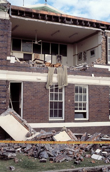 A damaged building in the 1989 quake. Photo: AAP