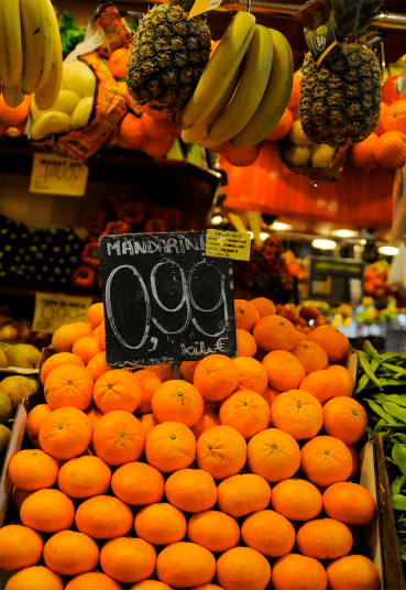 Are fresh food markets a better option than the big supermarkets? Photo: Getty.