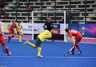 thenewdaily_080415_hockey1