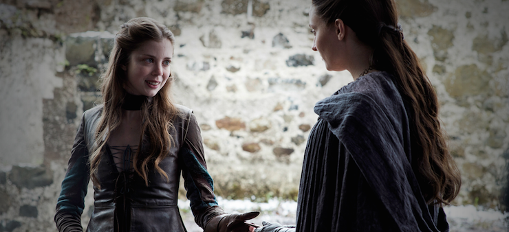Myranda does her best to make Sansa feel ill at ease.