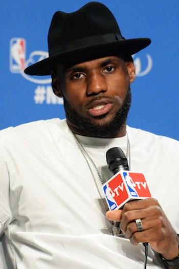 Can LeBron James get another championship ring? Photo: Getty