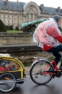 A bicycle trailer is used in Germany. Photo: Getty