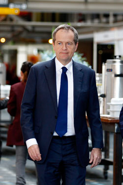 Mr Shorten feels the saga looks badly on the PM. Photo: AAP