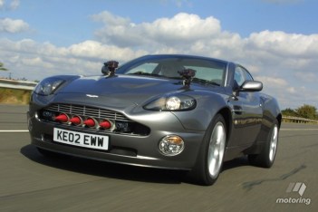 Aston Martin James Bond.