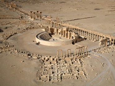 TOPSHOTS An aerial view taken on January 13, 2009 shows a part of the ancient city of Palmyra. Islamic State group jihadists seized Syria's Palmyra on Thursday, as UNESCO warned that the destruction of the ancient city would be "an enormous loss to humanity". The capture of Palmyra, a 2,000-year-old metropolis, reportedly leaves more than half of Syria under IS control and comes days after the group also expanded its control in Iraq. AFP PHOTO/CHRISTOPHE CHARON