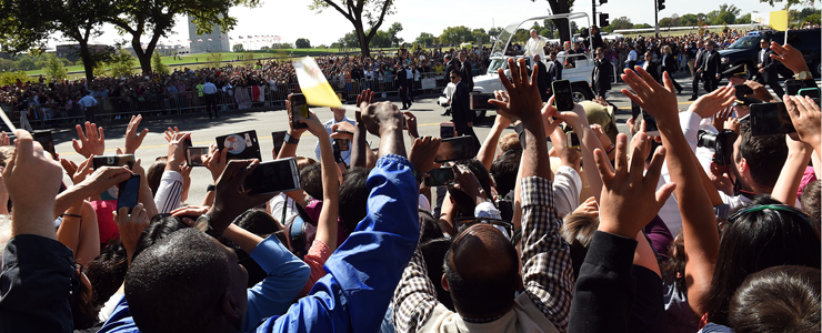 The Pope was welcomed to the White House by thousands. Photo: Getty
