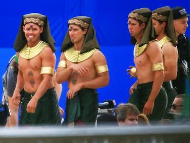 The film's extras look strange in the traditional garb. Photo: Twitter