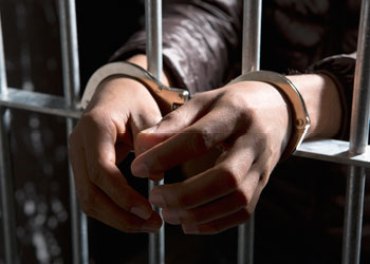 prisoner hands