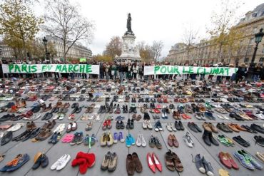 paris shoes protest