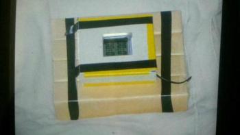 The 'bomb' was in fact made of cardboard. Photo: Twitter