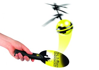 Choose between auto flight or paddle control. 