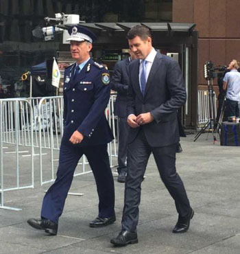 Mike Baird and Andrew Scipione arrive to the Lindt Cafe.