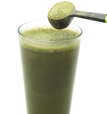 Spirulina can be added to green smoothies.