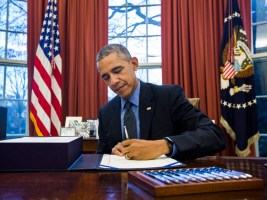 Obama in Oval Office 2015