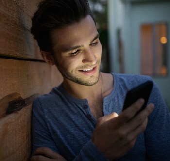 Android users can unlock their phone with their face. Photo: Getty