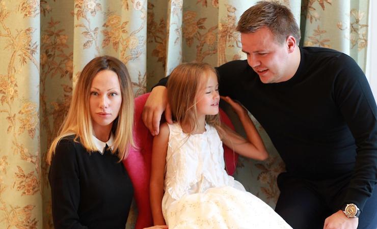 Kristina with her parents. Photo: Facebook/Glikeriya Pimenova