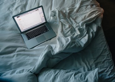 computer bed