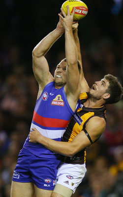Ben Stratton (R) towelled up Jake Stringer last week. Photo: Getty