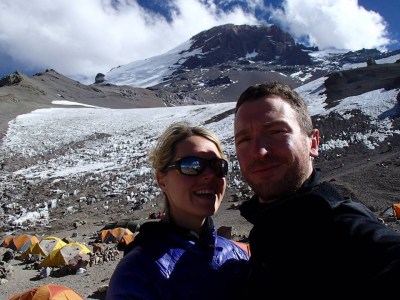 Maria Strydom (L) with husband Rob Gropel. Photo: AAP.