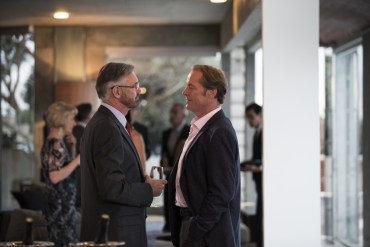 Matthews (Andrew McFarlane) with Jarrod Slade (Iain Glen) Photo Lisa Tomasetti