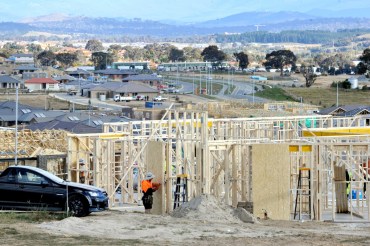 Winning over the tradies could be hard. photo:AAP