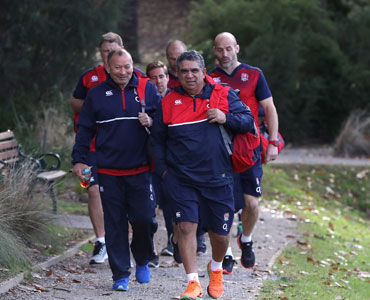 Jones and Ella lead England on a team walk. Photo: Getty