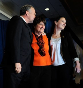Kaine with his wife, Anne, (centre) and his daughter, Annella. Photo: Getty 