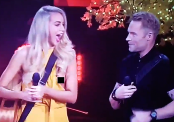 the voice wardrobe malfunction