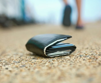 common travel scams