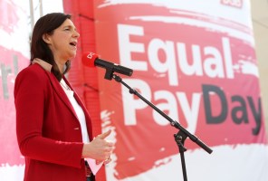 It's an international issue – Germans rally in Berlin over the wage gap between the sexes.
