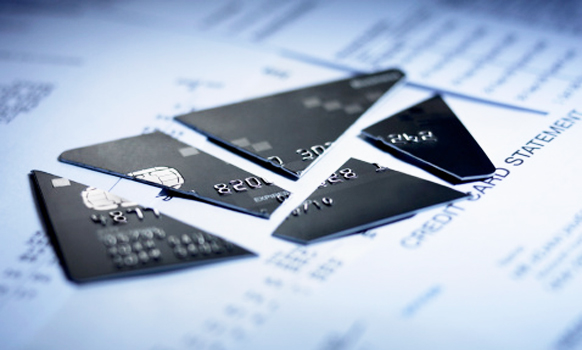 Paying only the minimum on your credit is a fast way to lose money. Photo: Getty