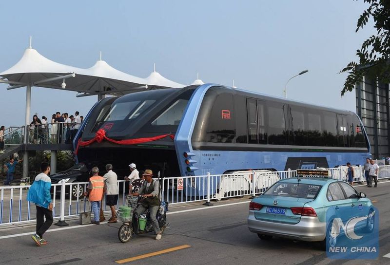 The bus can reportedly carry up to 300 passengers. Photo: Xinhua News.