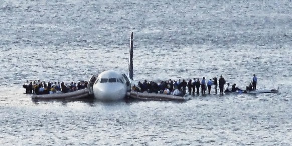 Real photos of US Airways Flight 1549 after its miraculous landing.