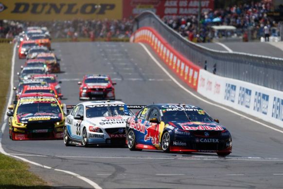 Jamie Whincup leads the start of the Bathurst 1000.
