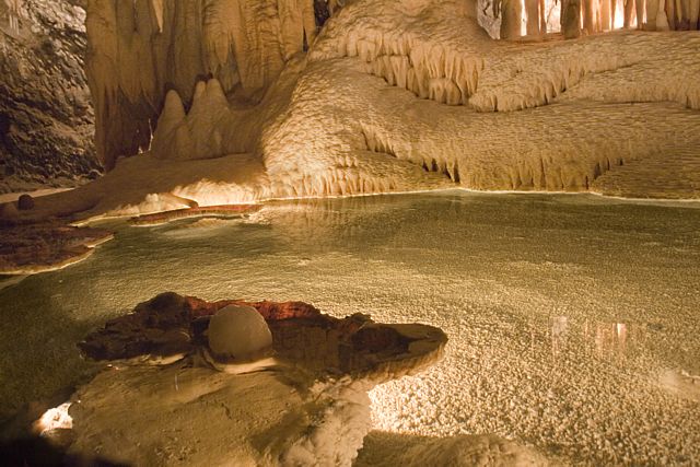 Marakoopa Cave is famous for its magnificent glowworm display