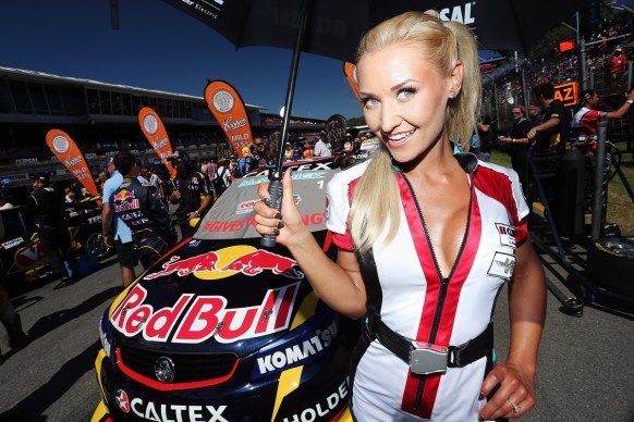 Clipsal 500 grid girls