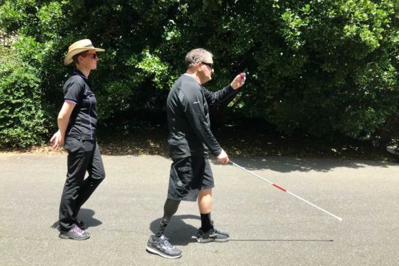 Daniel Earle learns echolocation