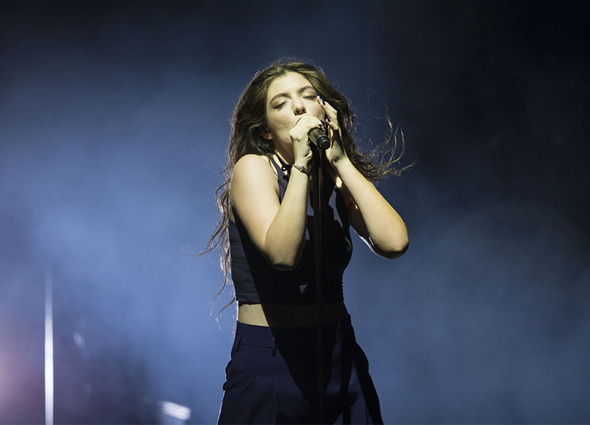 lorde turns 16