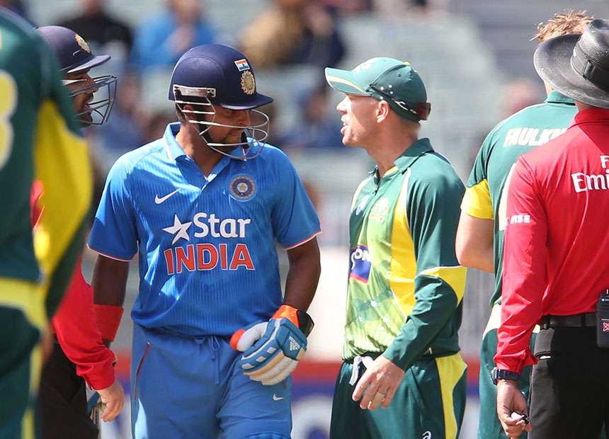 David Warner sledges Rohit Sharma.