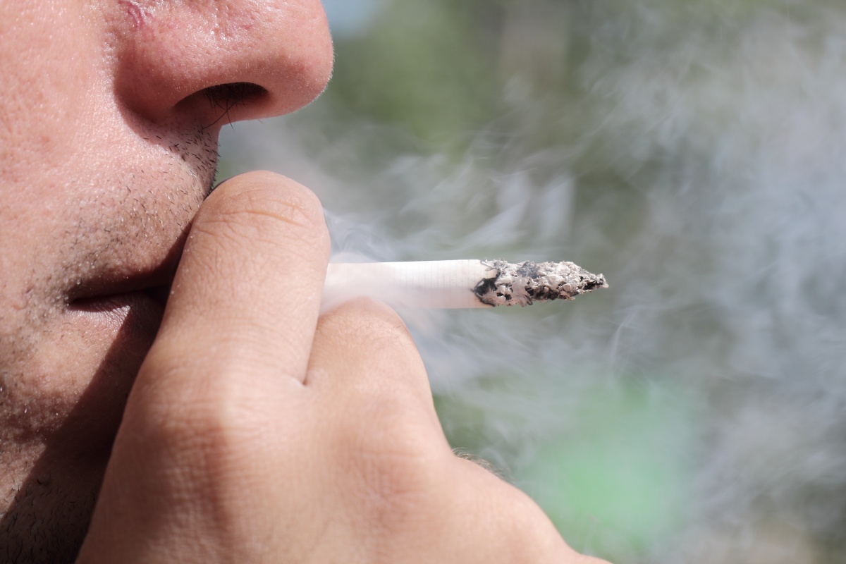 smoking bans extend in Victoria