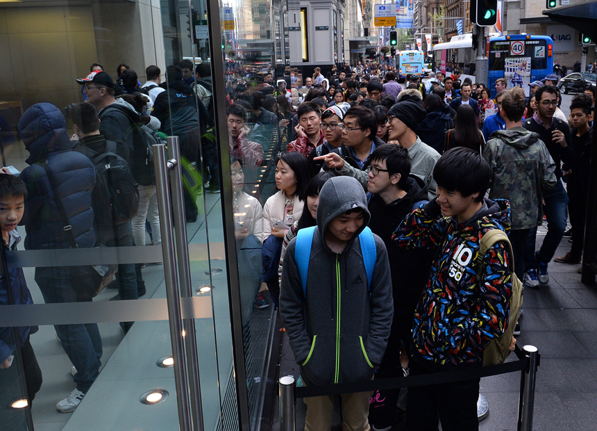Apple iPhone queue